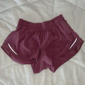 Lululemon hotty hot short 2.5”